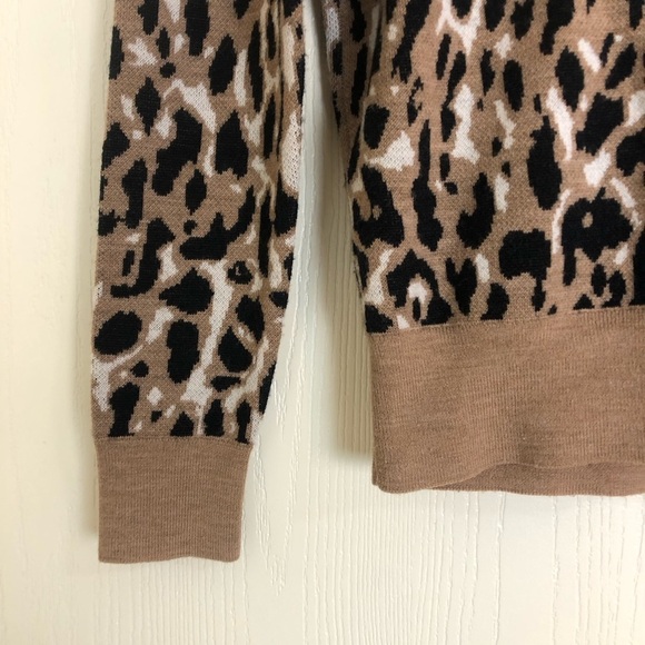 Banana Republic Leopard Merino Wool Blend V-Neck Sweater Women’s Size XS - Picture 8 of 10